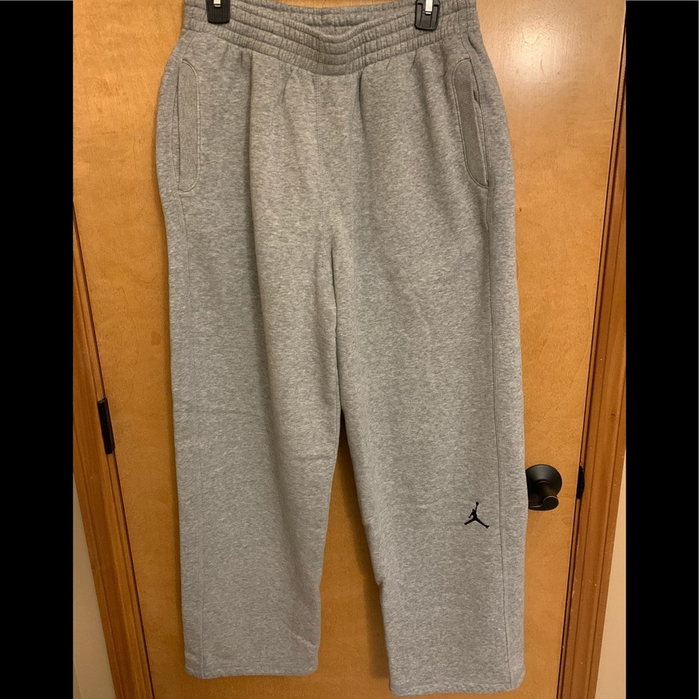Men’s Nike Jordan sweatpants (657501-063) sz L
